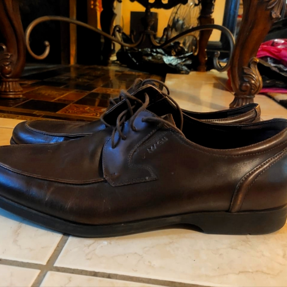 Bruno Magli sz12 dark brown